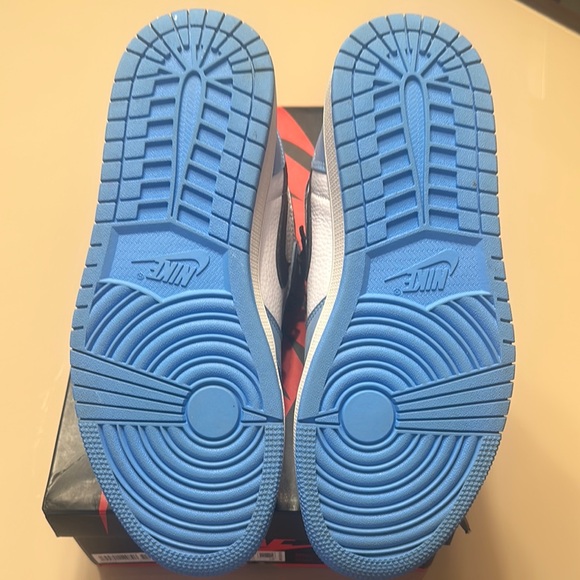 Nike Air High-Top Sneakers in Blue and White - Picture 5 of 8